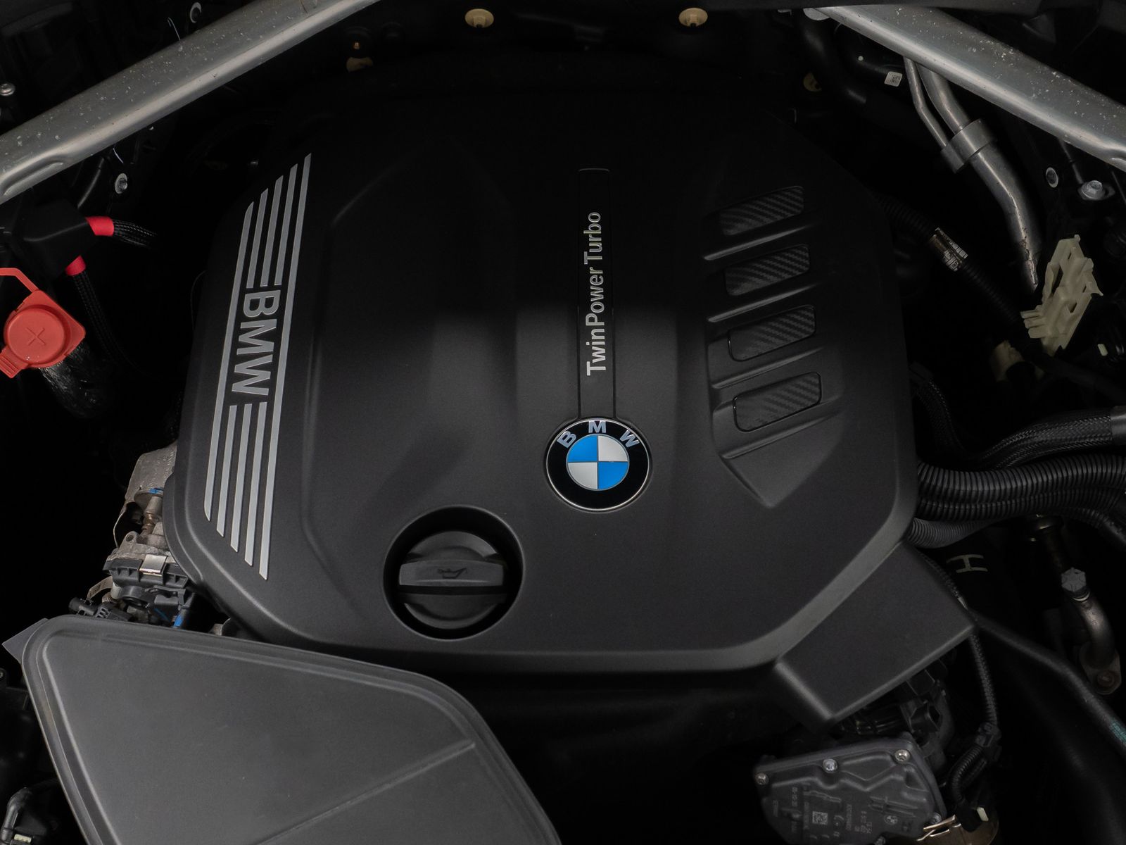 Fahrzeugabbildung BMW X5 xD25d M Sport Panorama Kamera HUD DAB H/K AHK