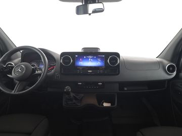 Mercedes Sprinter - 11