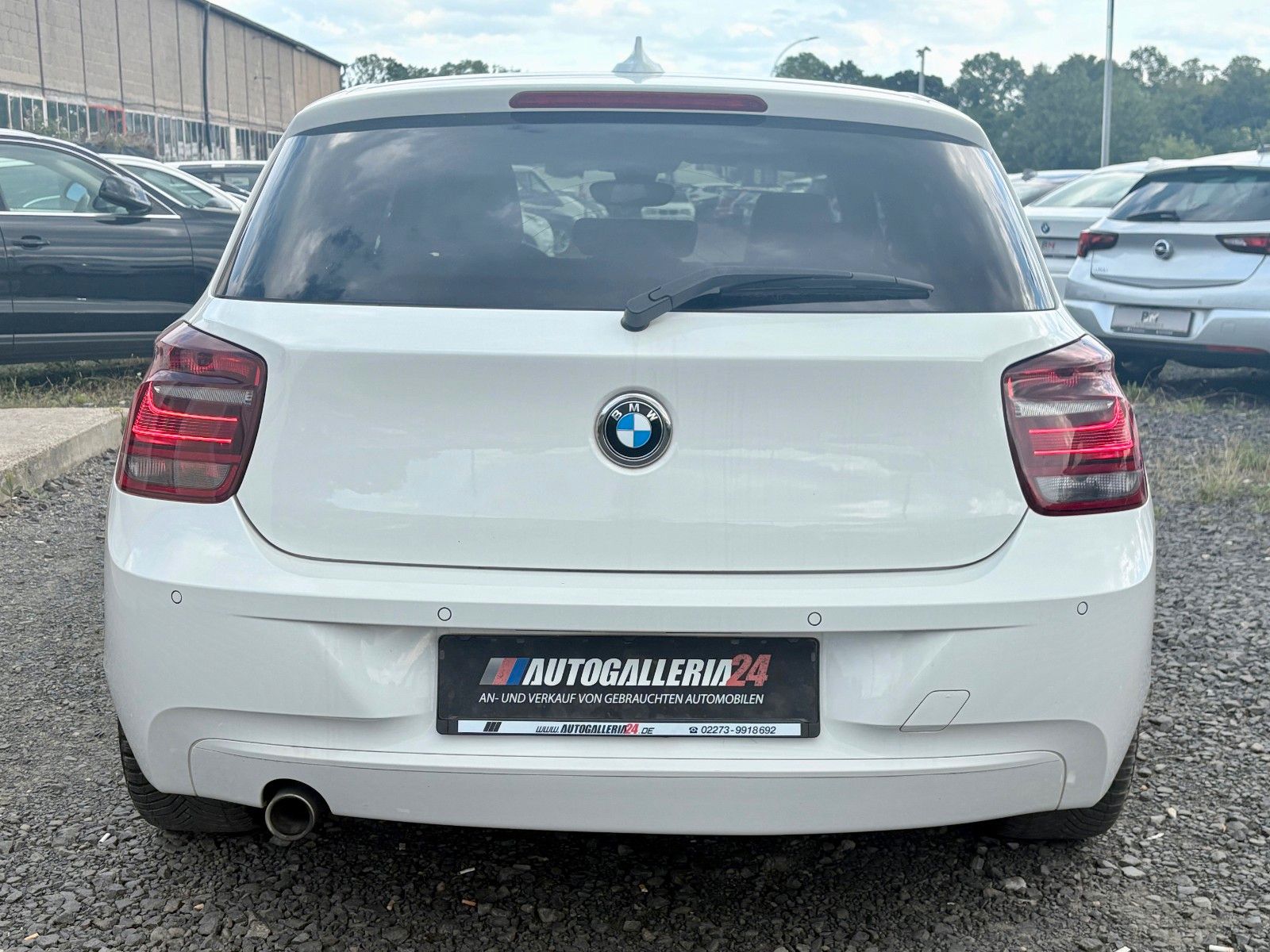 Fahrzeugabbildung BMW 120d 5-Türer URBAN Aut. Navi Xenon Leder SpeedLi