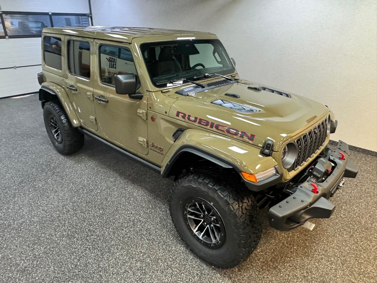 Fahrzeugabbildung Jeep RUBICON X 3.6L-V6-CAM-HARDTOP-35"