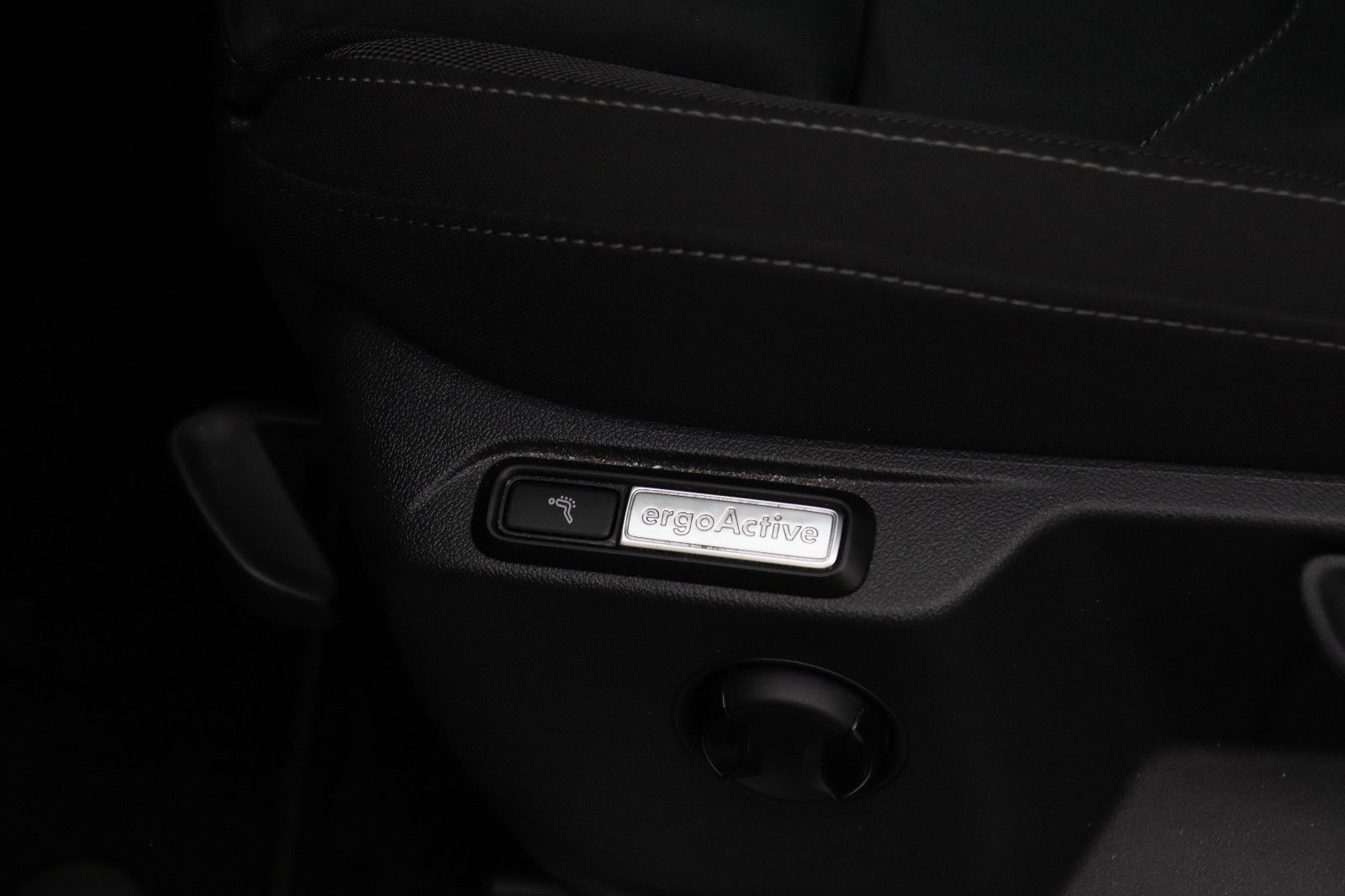 Fahrzeugabbildung Volkswagen Tiguan 2.0 Elegance 4Motion