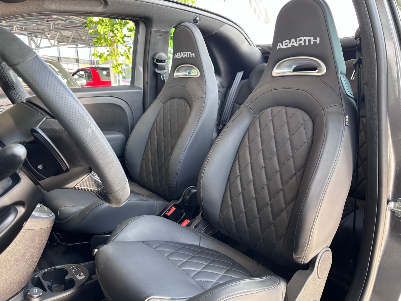 Fahrzeugabbildung Abarth 695C Automatik KLIMA NAV BEATS LEDER SHZ