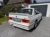 BMW M3 E30 - BMW M3: E30