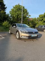 Volkswagen Passat 2.0 TDI SCR 140kW DSG 4MOTION Highlin... - VW Passat Gebrauchtwagen in Mönchengladbach