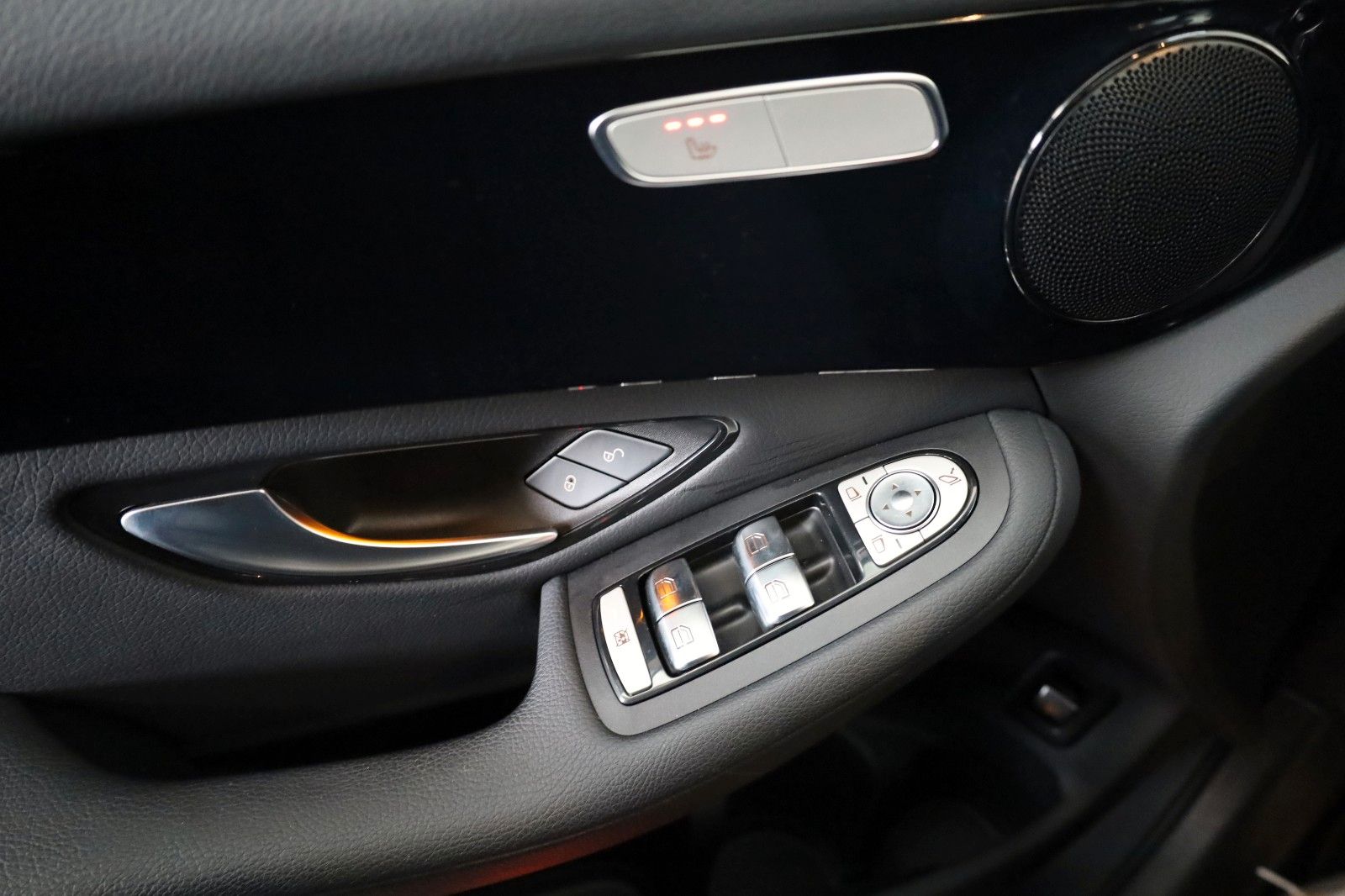 Fahrzeugabbildung Mercedes-Benz GLC 200d Coupé Leder,Navi,LED,Kamera,SH,PDC,AHK