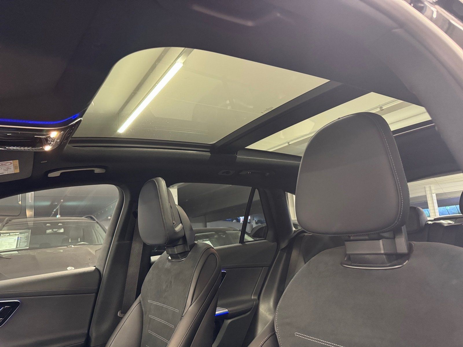 Fahrzeugabbildung Mercedes-Benz GLC 300 d 4M AMG Premium*Pano*AHK*Burmest*Night*