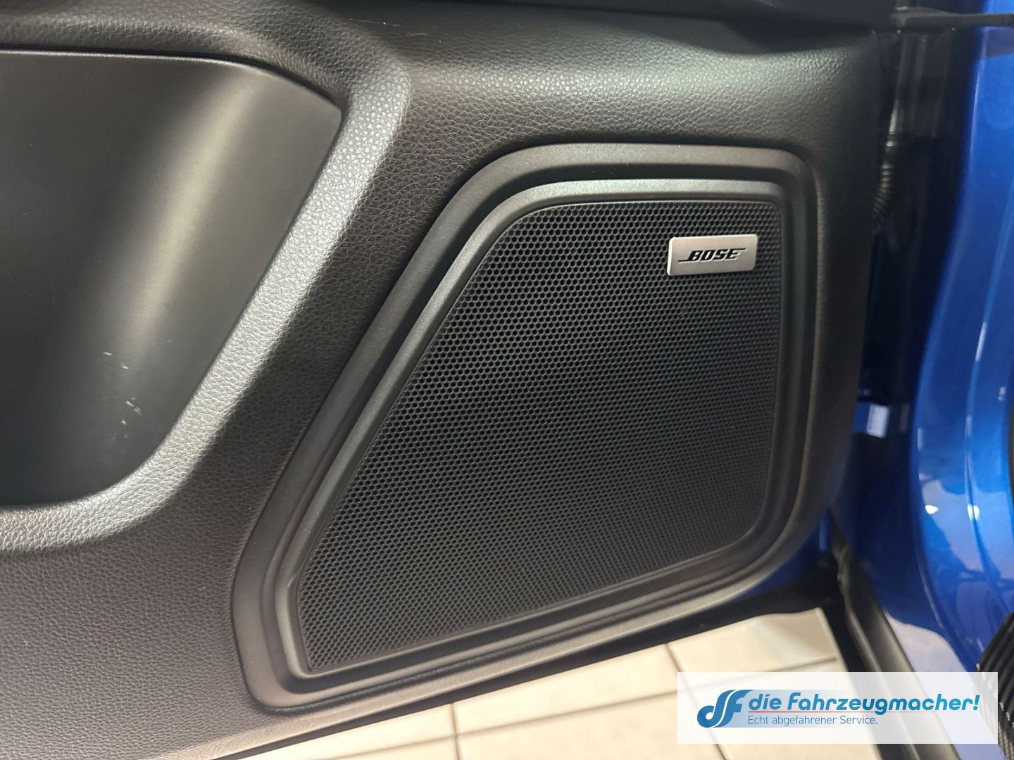 Fahrzeugabbildung Porsche Macan S El. Panodach Navi Memory Sitze Soundsyst
