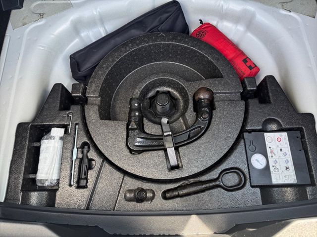 T-Roc Life 2.0 TDI DSG LED AHK 18 Zoll