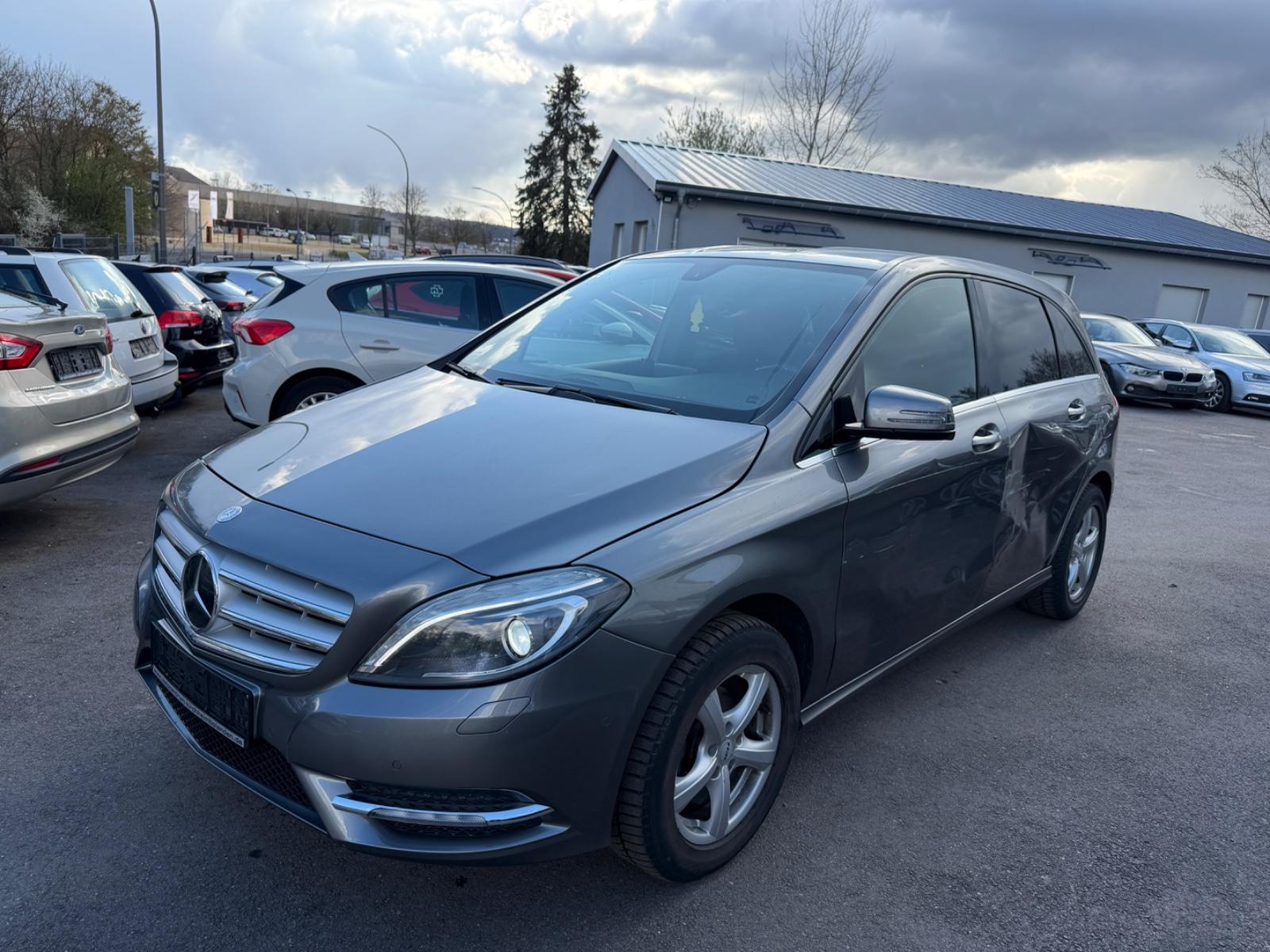 Mercedes-Benz B 180 CDI ** Xenon ** LED ** SHZ