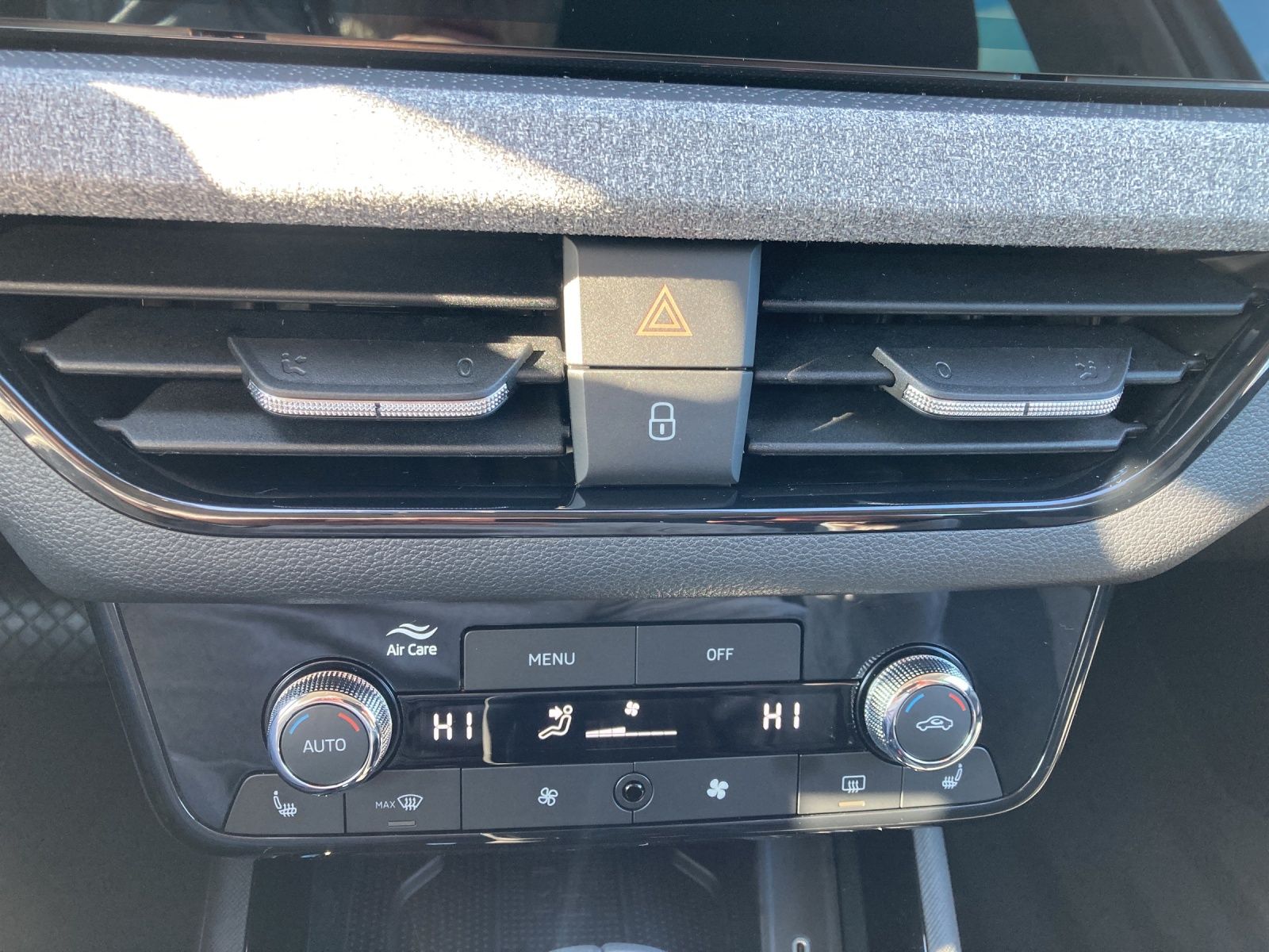 Fahrzeugabbildung SKODA Scala Tour DSG, Navi, Digital Cockpit