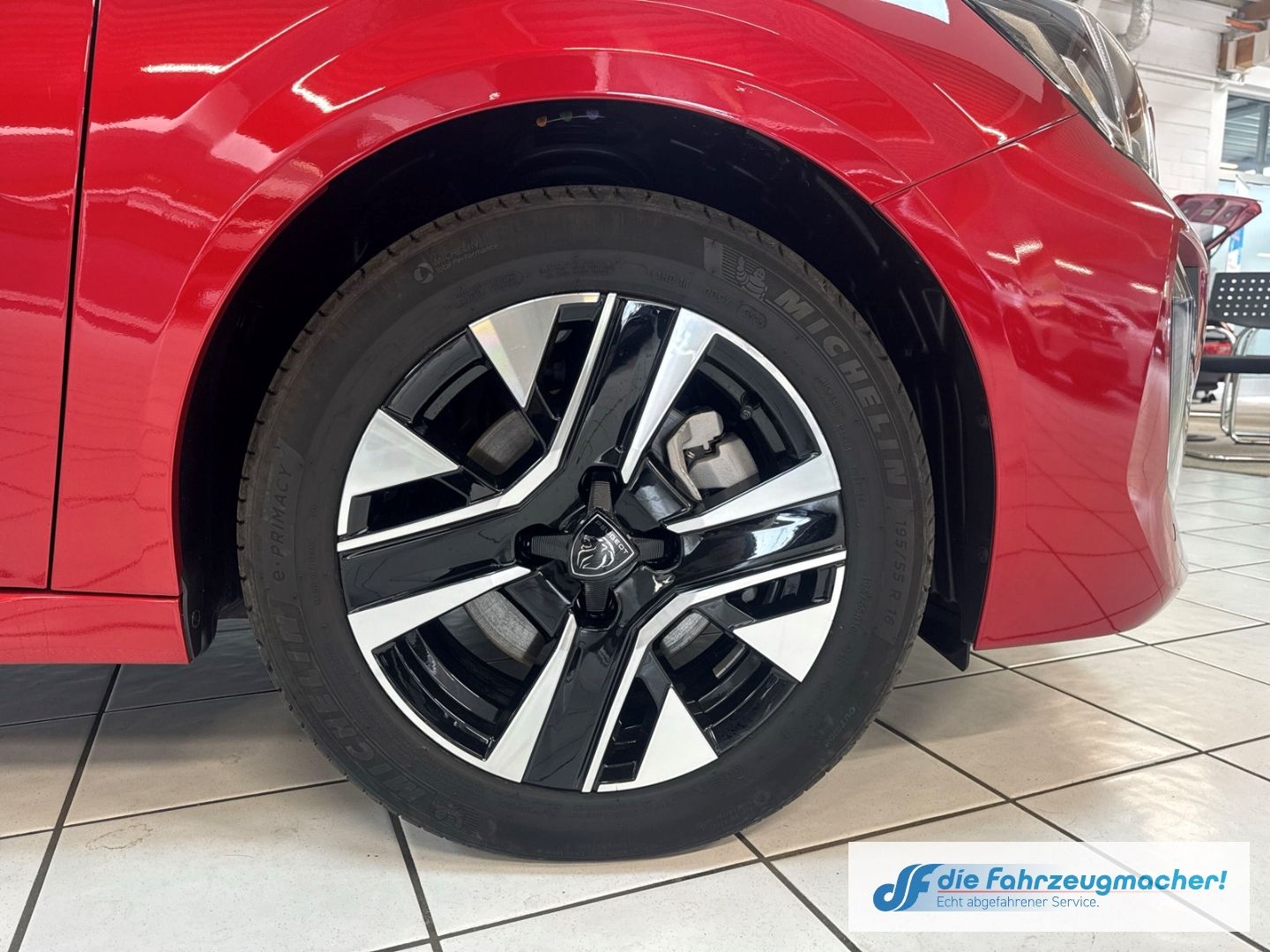 Fahrzeugabbildung Peugeot 208 Allure Digitales Cockpit LED Apple CarPlay A