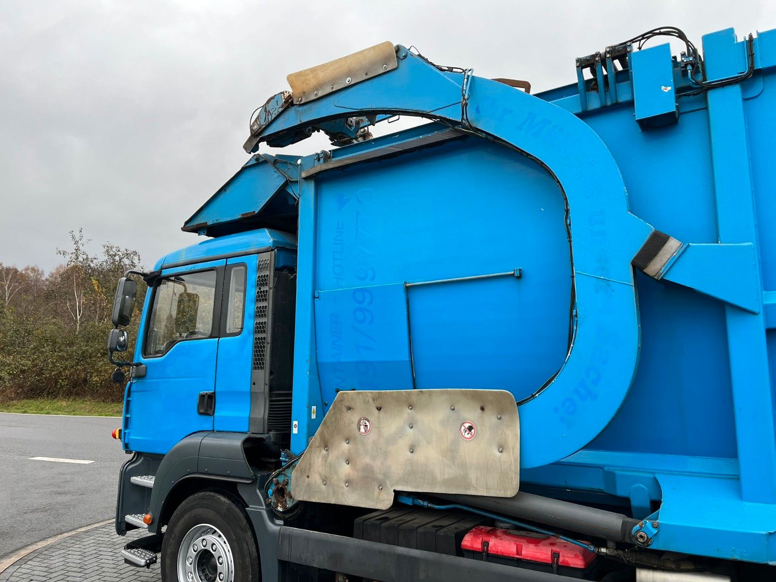 Fahrzeugabbildung MAN TGA 26.320 Überkopflader Müllwagen Automatik