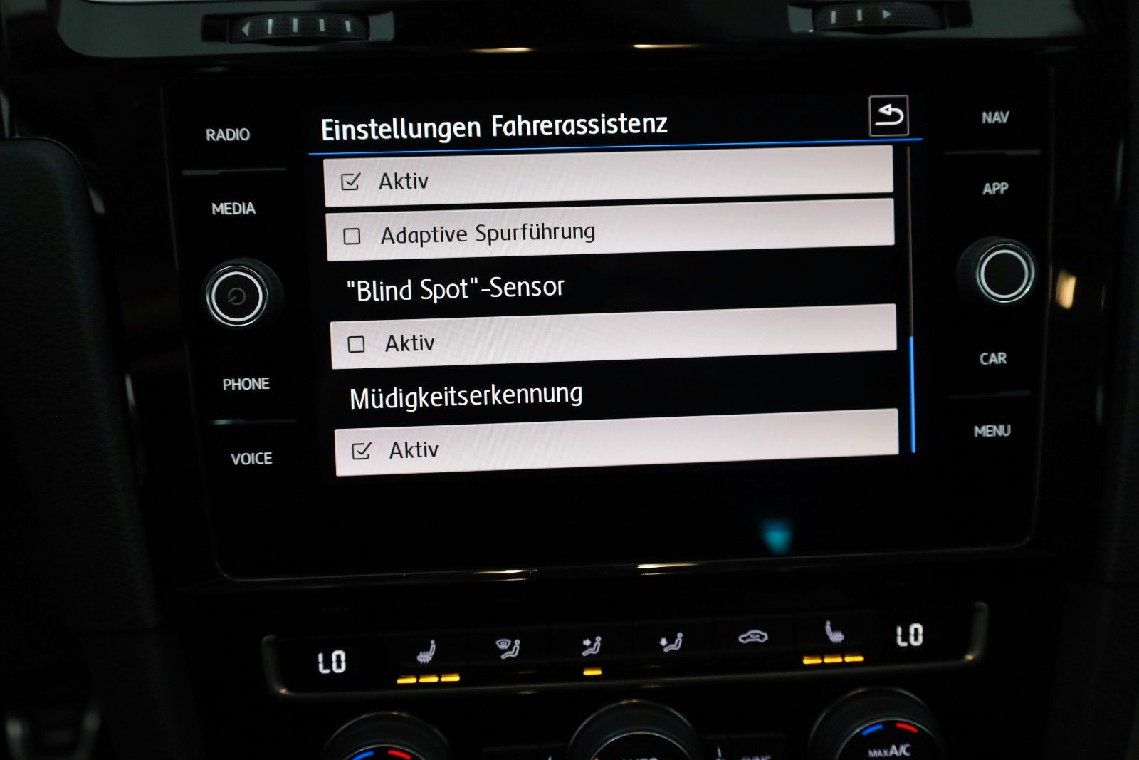 Fahrzeugabbildung Volkswagen Golf VII Variant IQ.DRIVE Navi,ACC,Kamera,SR+WR