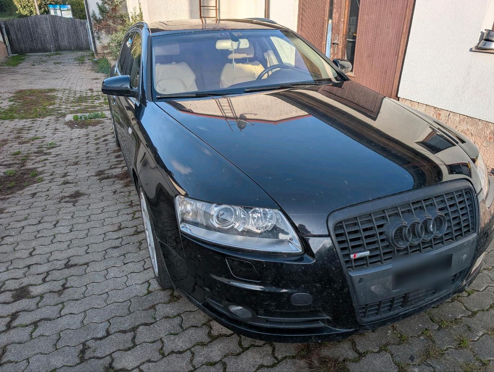 Audi Quattro 2005 — вигляд ззаду