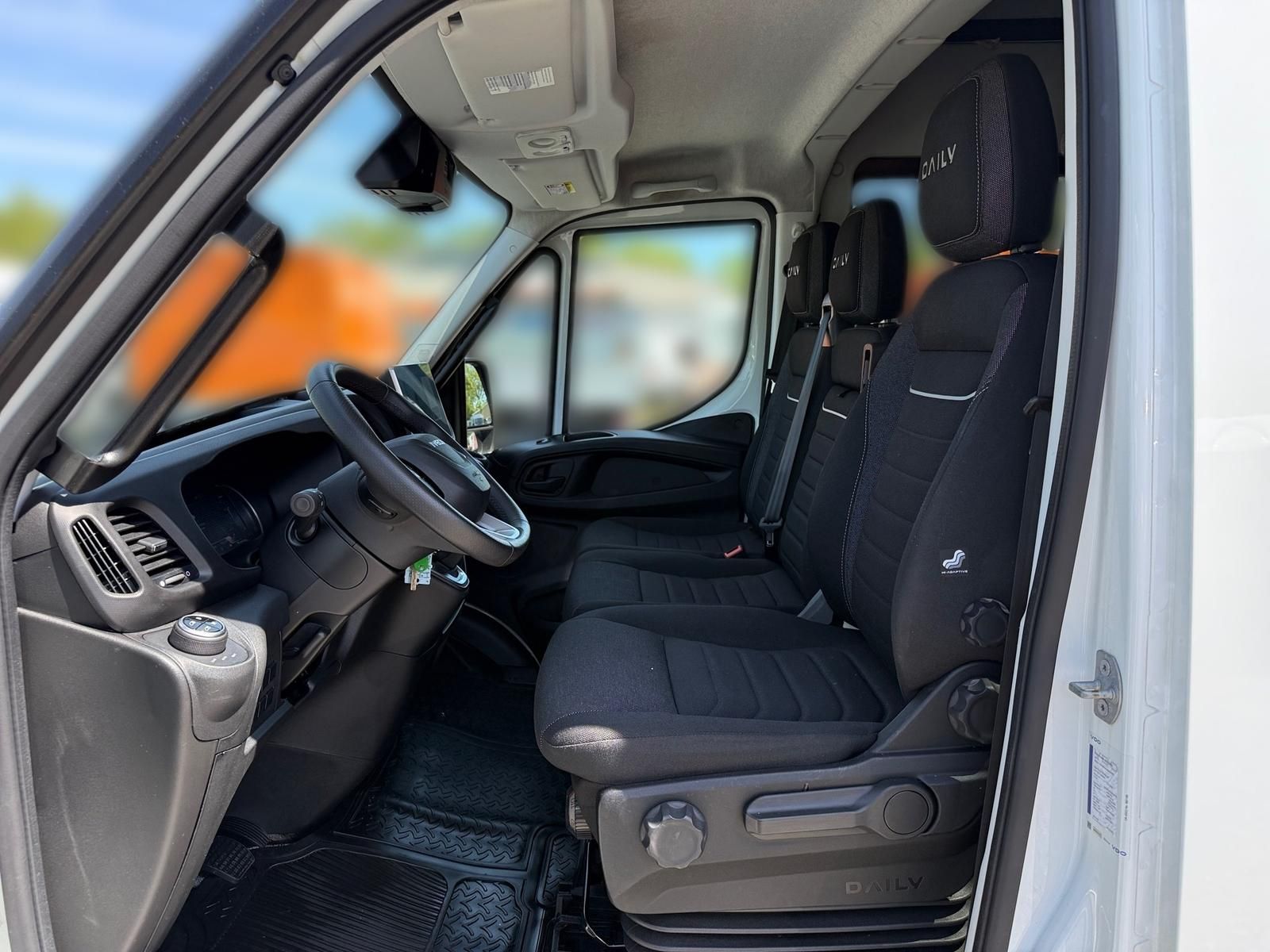 Fahrzeugabbildung Iveco Daily 35S18HA8 CRV/P Multicab