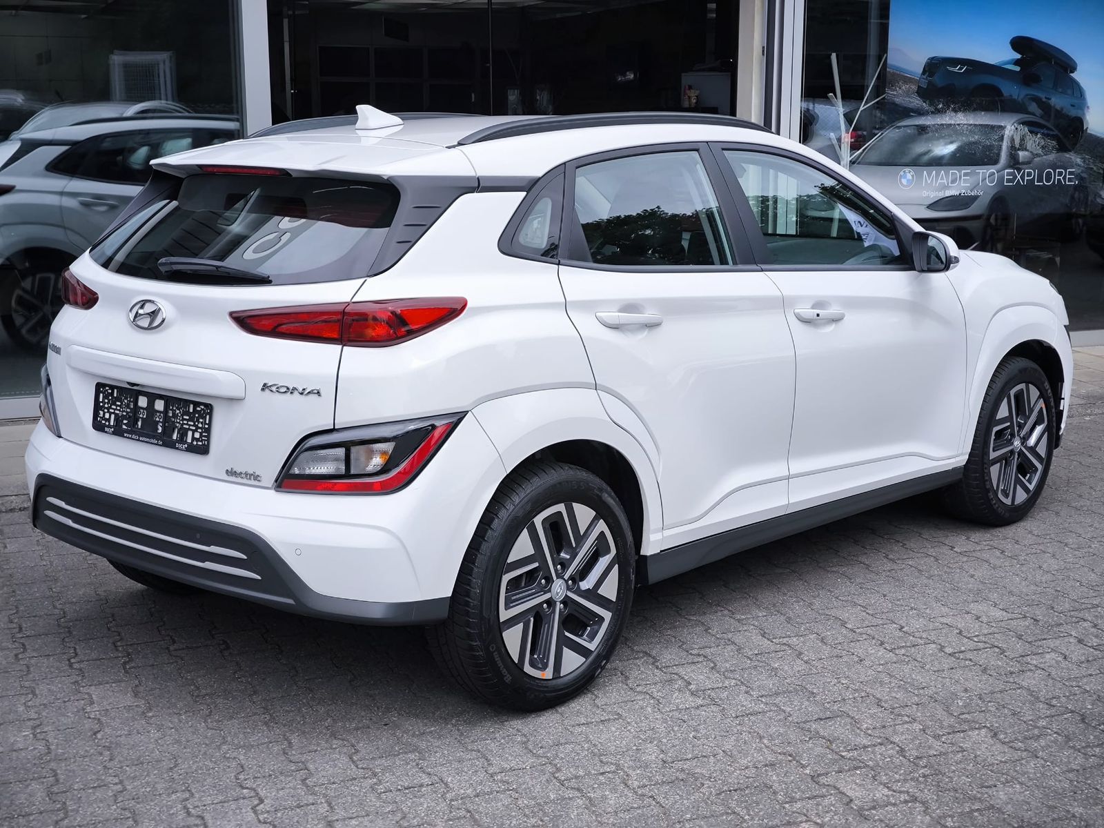 Fahrzeugabbildung Hyundai Kona Elektro Select SHZ+LHZ+KAMERA+ACC+DAB+