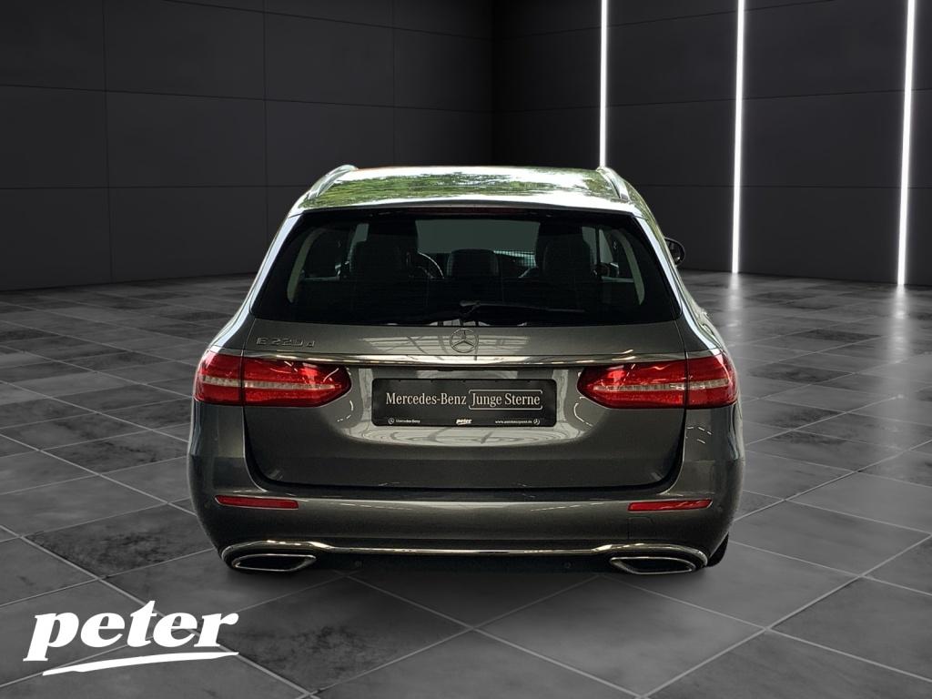 Mercedes-Benz E 220 d T Avantgarde*LED*Kamera*Widescreen*AHK*