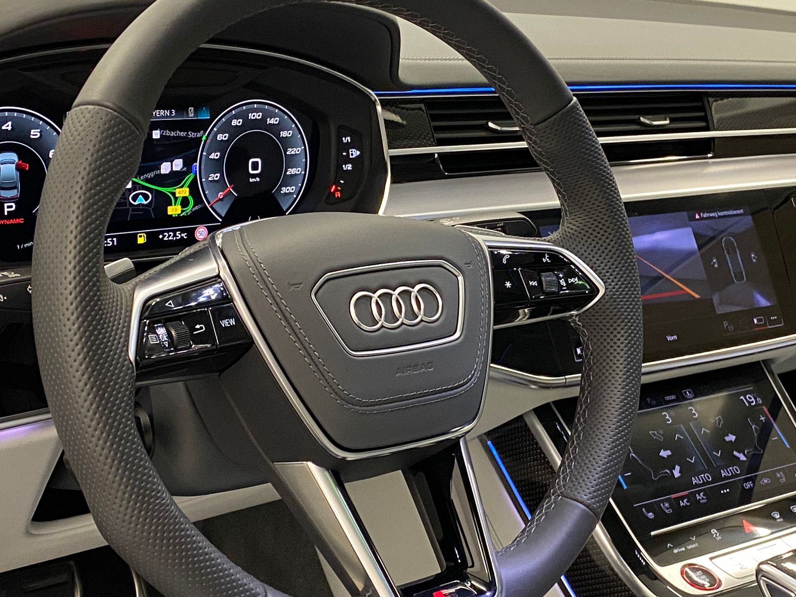 Audi S8 - Bild 10