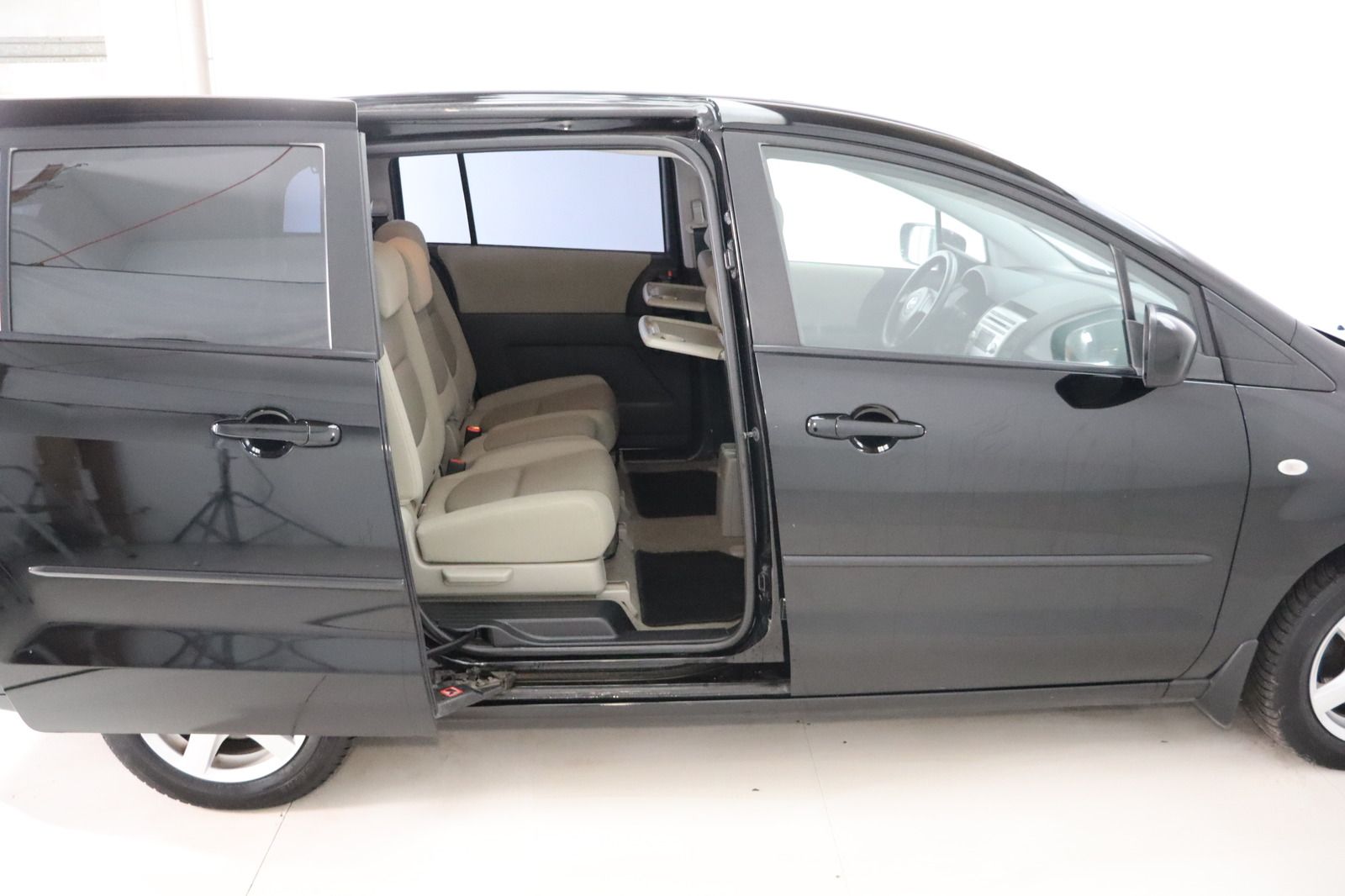 Fahrzeugabbildung Mazda 5 1.8 Comfort * Sitzhg. * Klima * 7-Sitzer