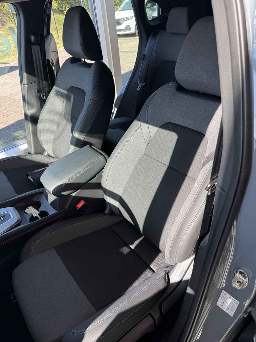 Fahrzeugabbildung Nissan Qashqai 1.3 DIG-T Xtronic N-Connecta/sofort