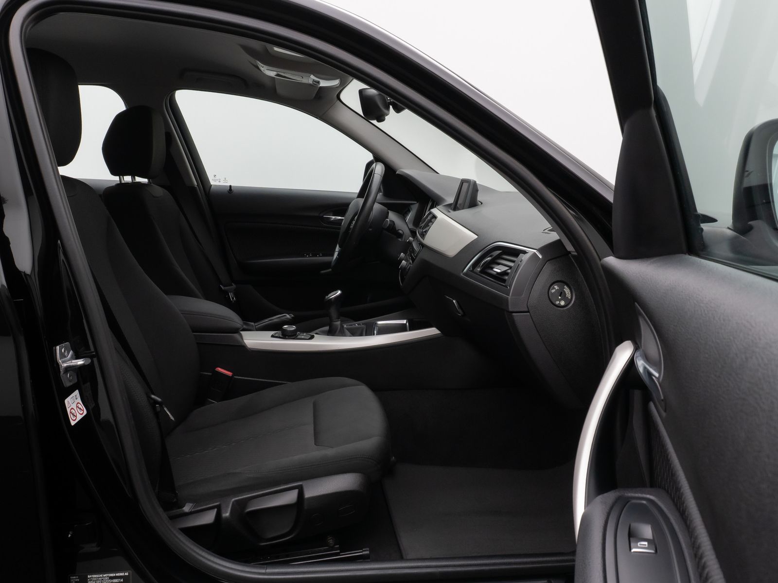 Fahrzeugabbildung BMW 118i  Sitzheizung PDChint Geschwindigkeitsreg