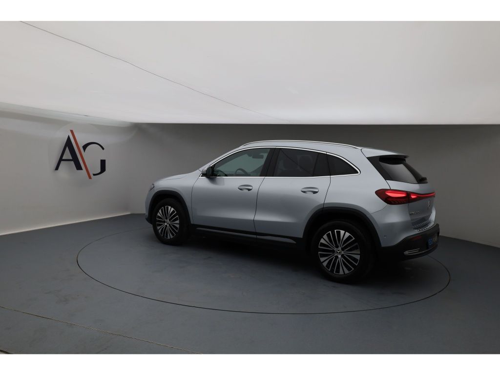 Mercedes-Benz EQA — fotografia 3