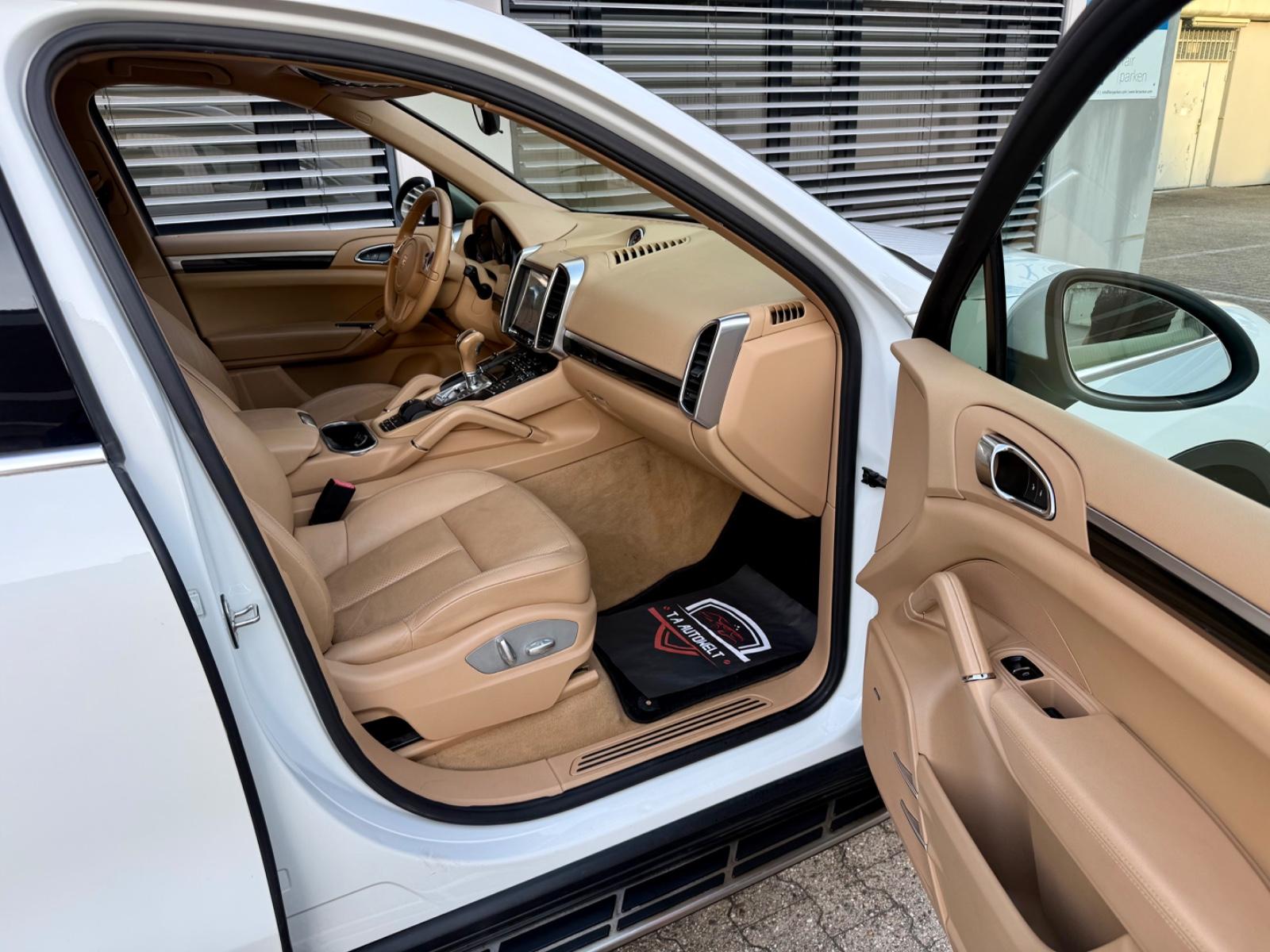 Porsche Cayenne*Sport*Schiebedach*20Zoll*Navi*Bose Sound