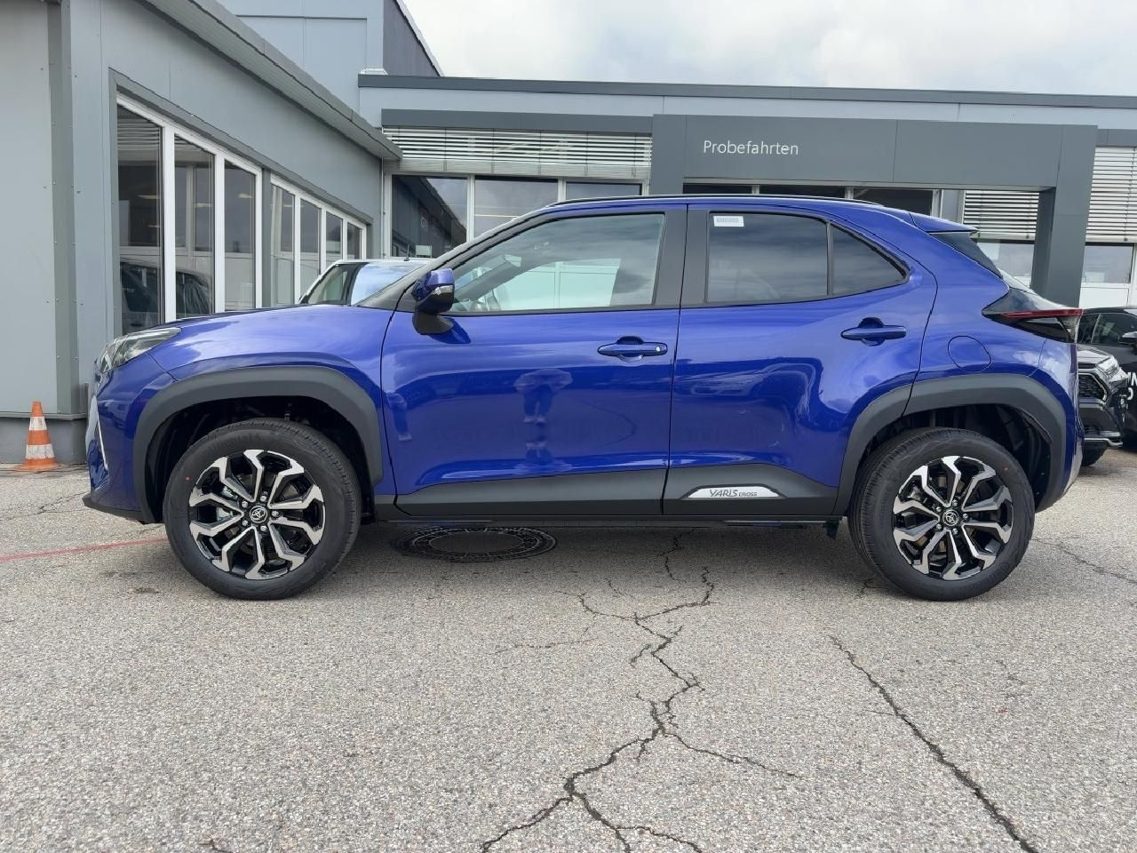 Fahrzeugabbildung Toyota Yaris Cross 1,5  Teamplayer *1,99% bis 30.6*