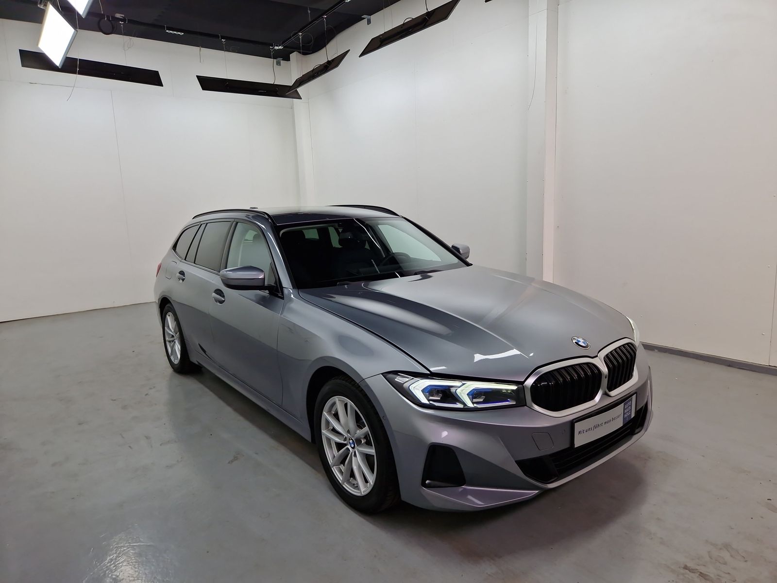 BMW 318 i Touring Navi LED SHZ Allwetter – Bild 5