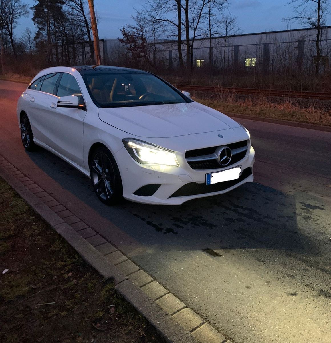 MERCEDES-BENZ CLA 200 Shooting Brake CLA 200 d 4MATIC DCT ...
