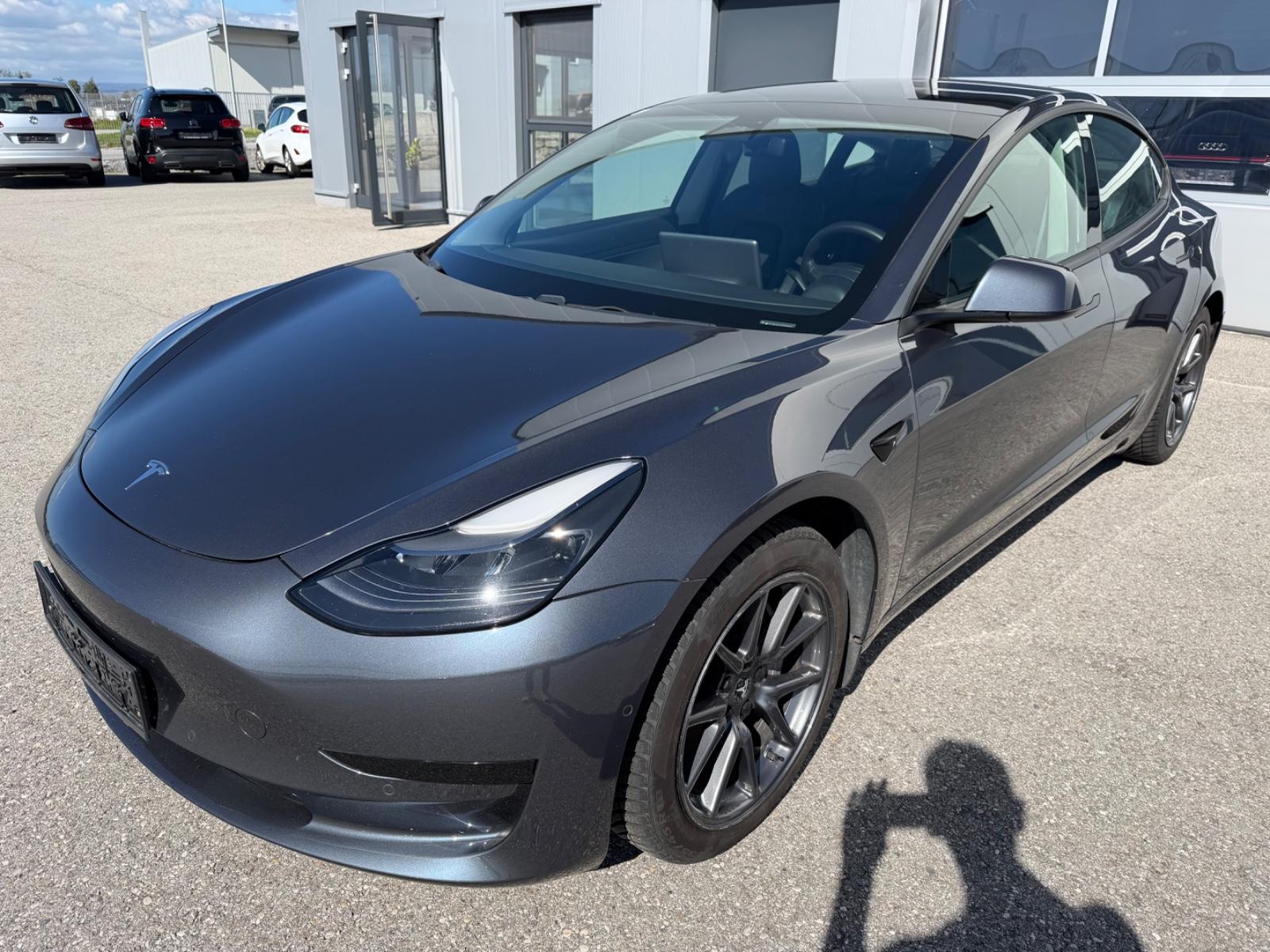Tesla Model 3 Standard Range Plus RWD