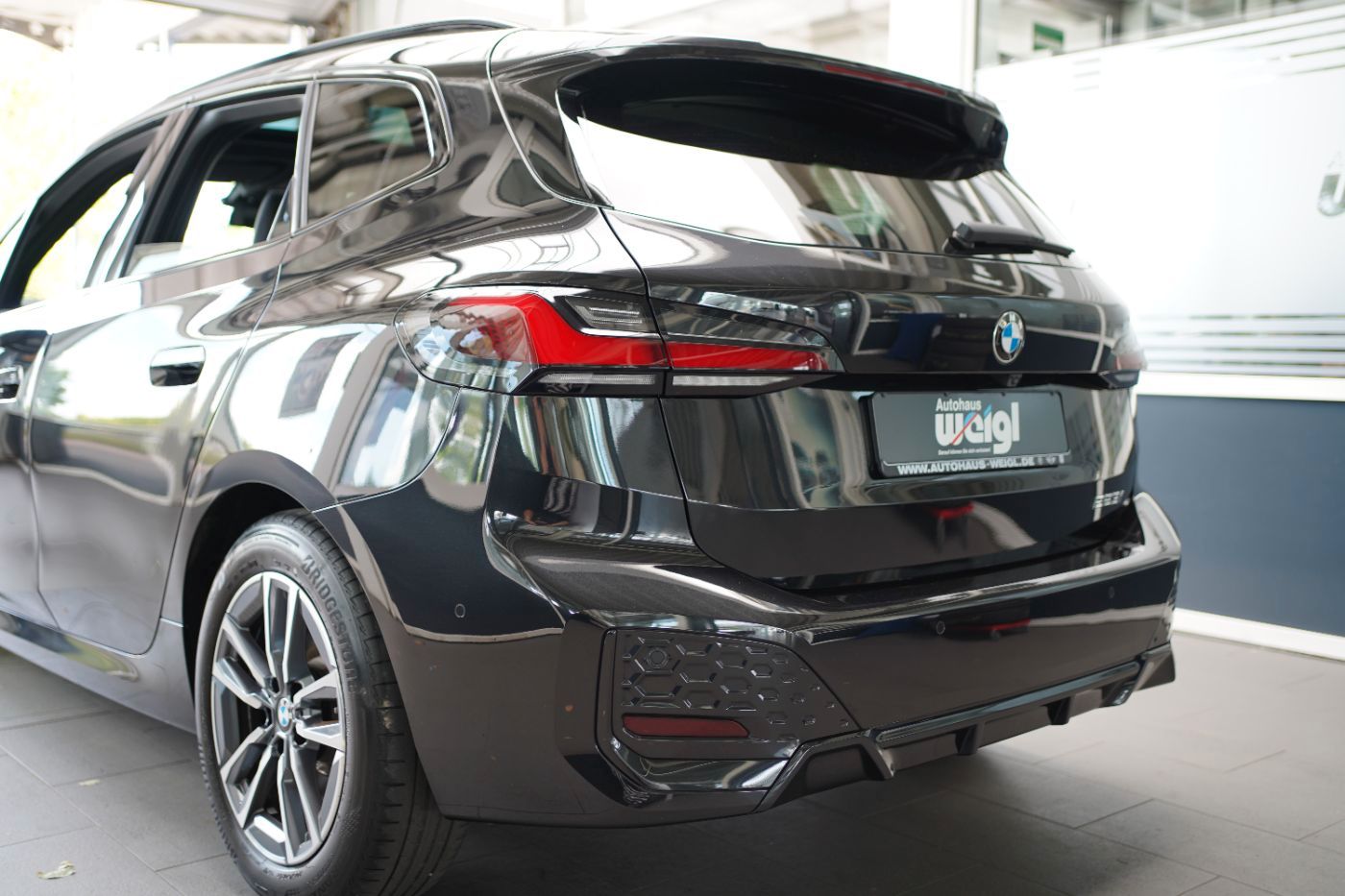 Fahrzeugabbildung BMW 223iA Active Tourer M Sport Glasdach+AHK+Head Up