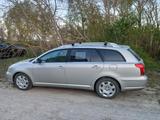 Toyota Avensis Kombi + Dachträger+ Kofferr... - Toyota Avensis aus 2004: Kombi