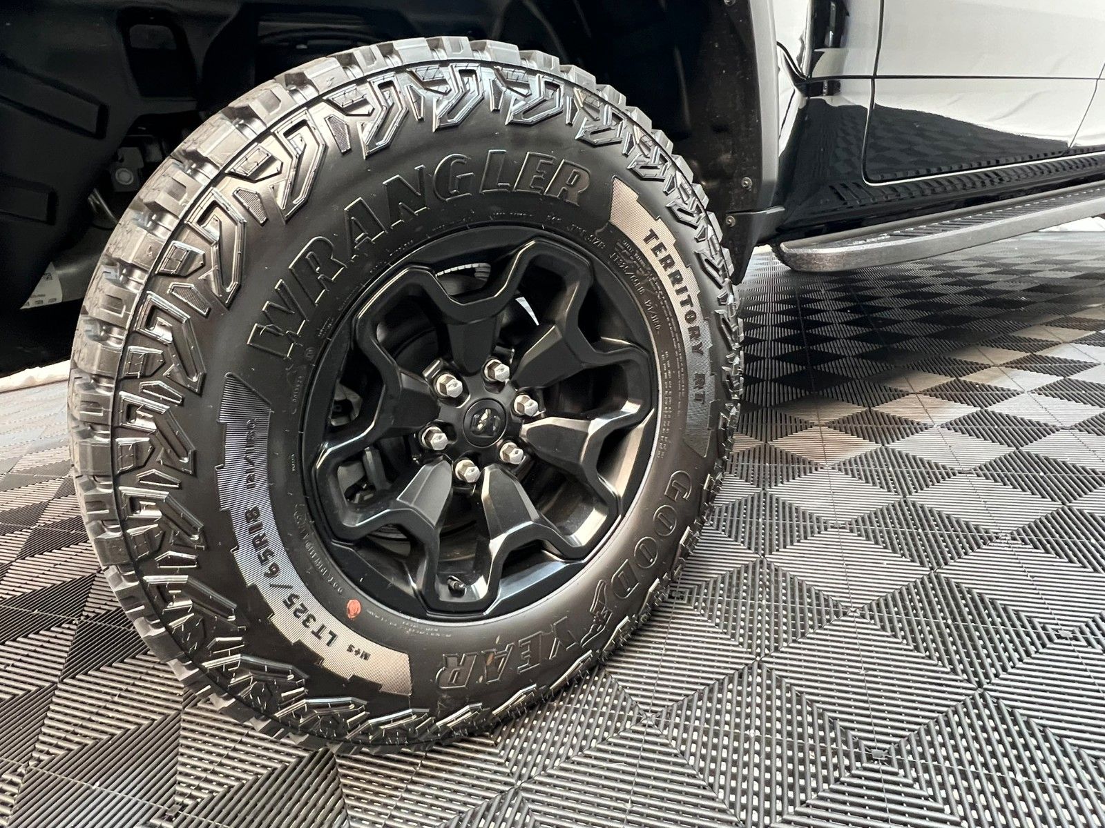 Fahrzeugabbildung Dodge RAM 1500 RHO H/O BLUE Edition
