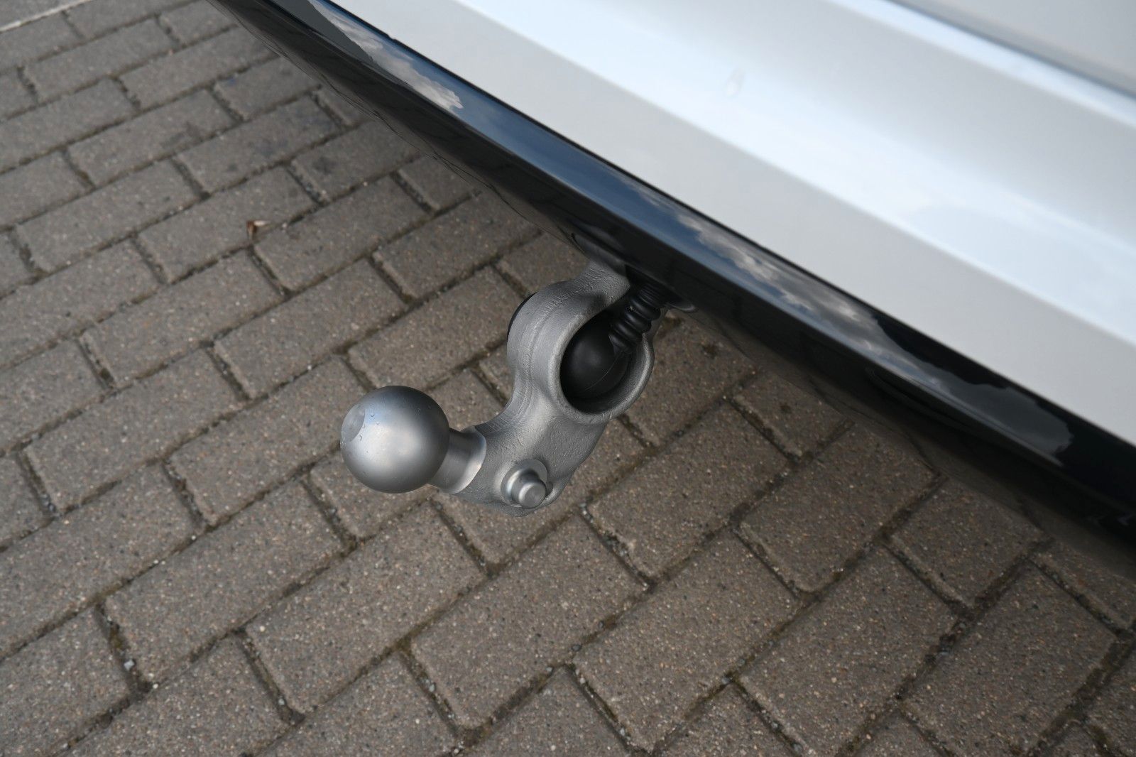 Fahrzeugabbildung Volvo XC60 B4 D AWD Ultimate Dark*STDHZG*360°*LUFT*ACC