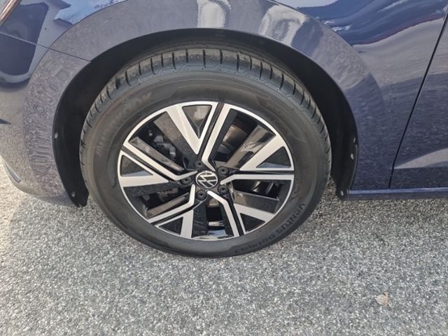 Fahrzeugabbildung Volkswagen Touran 2.0 TDI HIGHLINE 7-SITZER KAMERA AHK TRAI