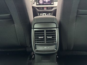 Skoda Kamiq Tour*CAM*4xPDC*SHZ*MATRIX*KESSY*