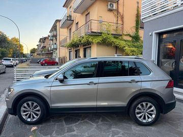 Volkswagen Tiguan - 6