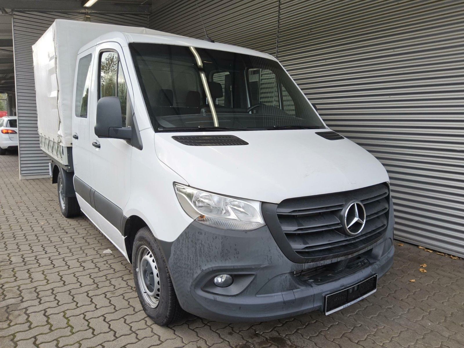 Fahrzeugabbildung Mercedes-Benz Sprinter 215 CDI 9G Pritsche/Plane Klima AHK