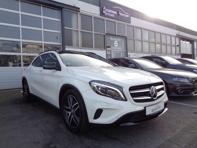 Mercedes-Benz GLA 250 4Matic 7G-DCT*1.HD*PANO*LEDER*Bi-XEN*KAM