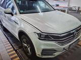 Volkswagen Touareg 3.0 V6 TDI 210kW 4MOTION Tiptronic - - VW Touareg Unfallwagen