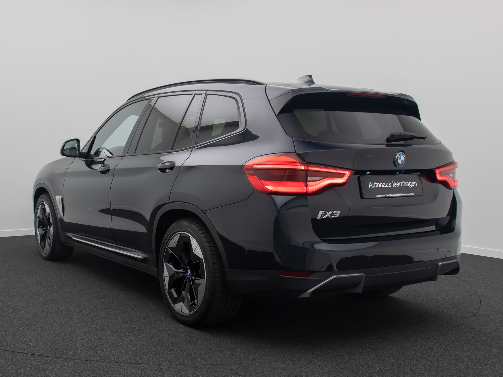 Fahrzeugabbildung BMW iX3 Impressive Alarm H/K 360°HUD Komfort Panoram