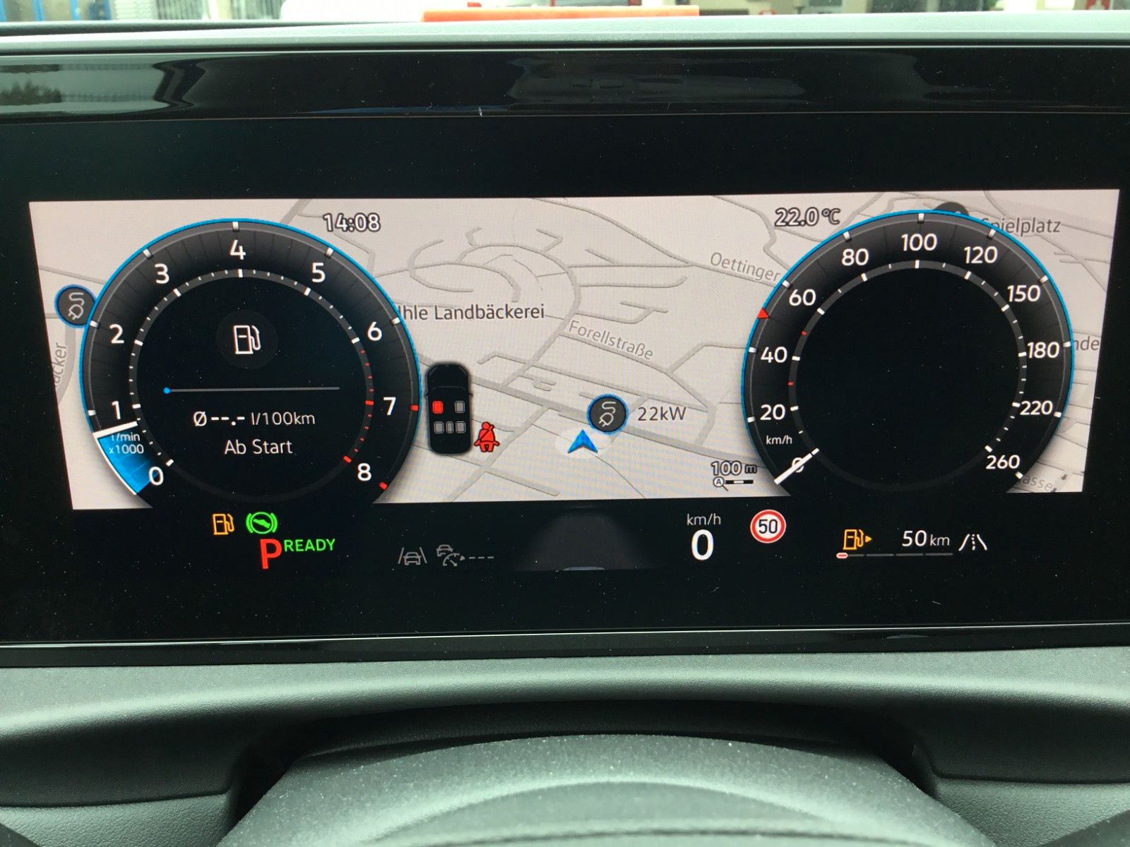 Fahrzeugabbildung Volkswagen T-Roc 1.5 eTSI DSG R-Line+AHK+LED+Navi+18"+Kessy