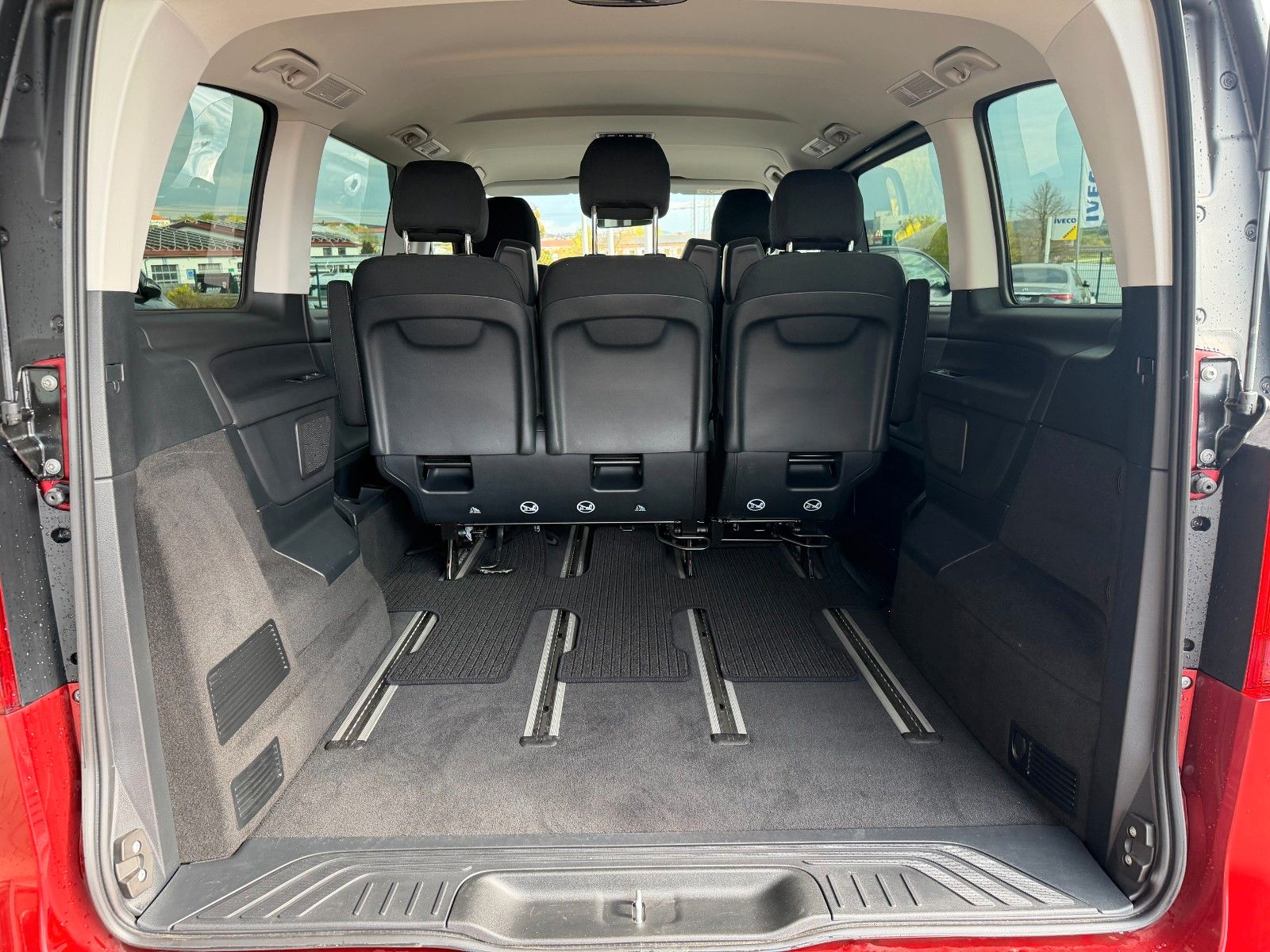 Fahrzeugabbildung Mercedes-Benz V 250 d EDITION Kompakt Kamera MBUX Kühlschrank