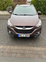Hyundai ix35 2.0 Automatik, 1.Hand, Volleder, neu TÜV - Hyundai ix35 Gebrauchtwagen in Frankfurt