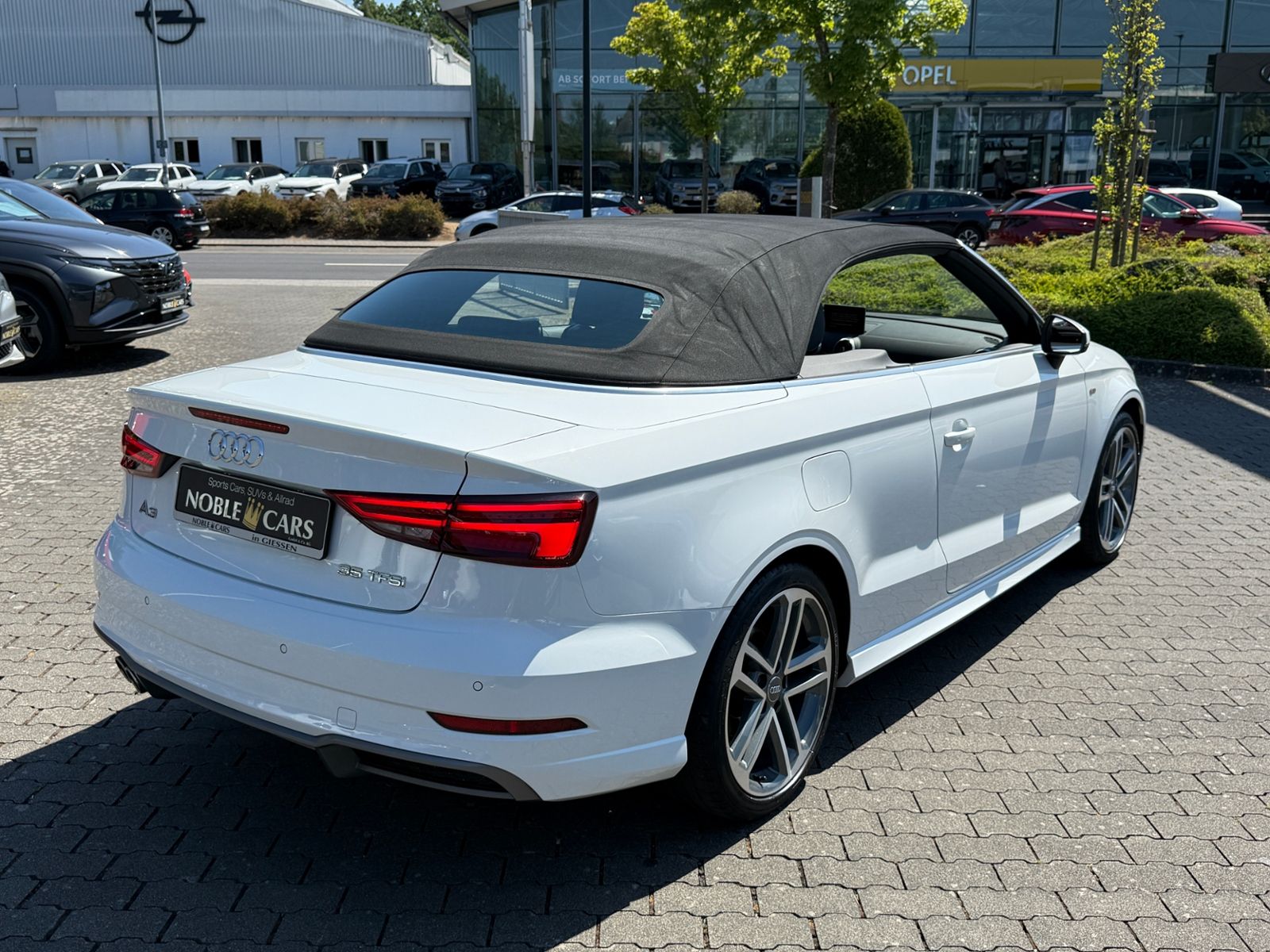 Fahrzeugabbildung Audi A3 Cabriolet S line 35 TFSI KAM LED NAVI