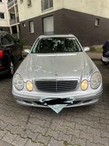 Mercedes-Benz Mercedes Benz E Klasse 240 Elegance - Mercedes-Benz E 240 in Frankfurt (Main)