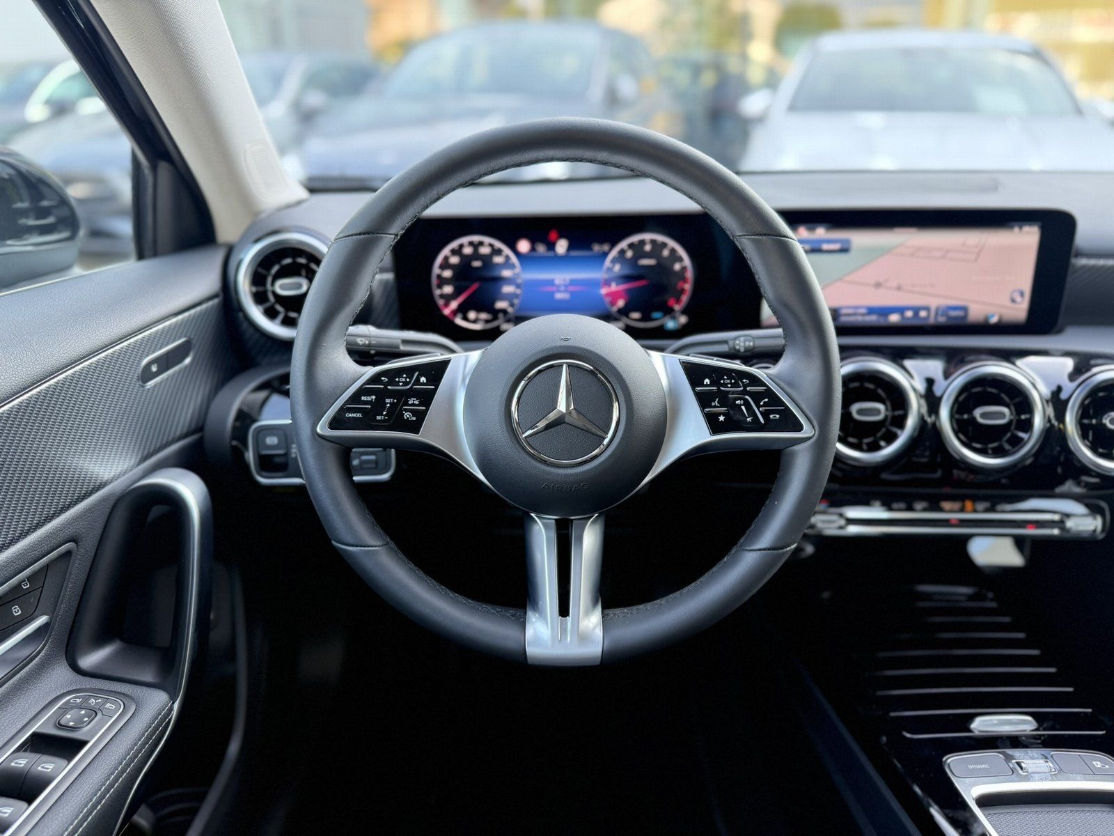 Fahrzeugabbildung Mercedes-Benz A180 Lim. PROGRESSIVE*KAMERA*LED*LENKRADHEIZUNG*