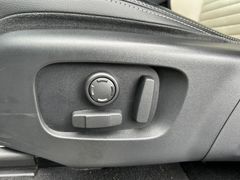 Fahrzeugabbildung Land Rover Discovery Sport R-DYNAMIC Autom. AWD Pano AHK