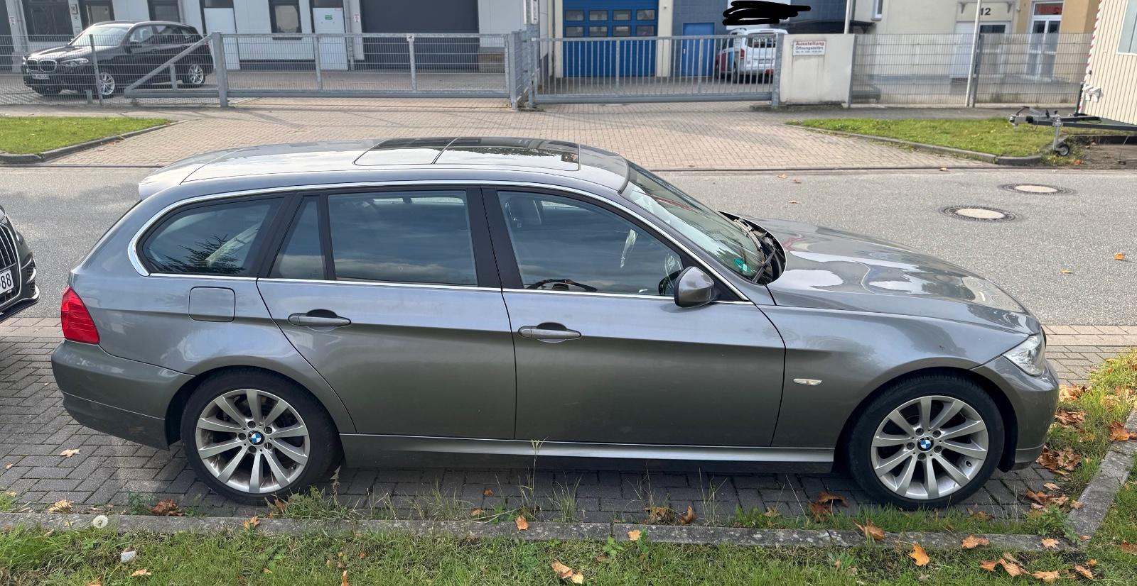 BMW 318 2011 — photo 5